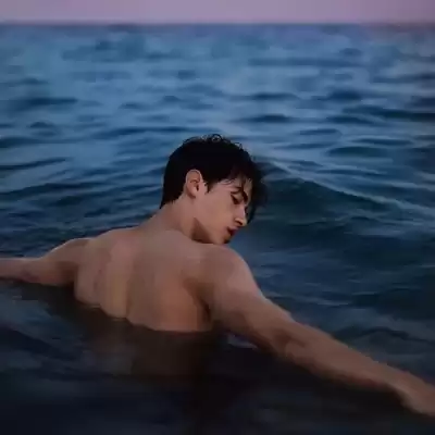 靳高妍